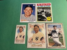 Yogi Berra (5) Cards 2021-22, 25 Topps Yankees