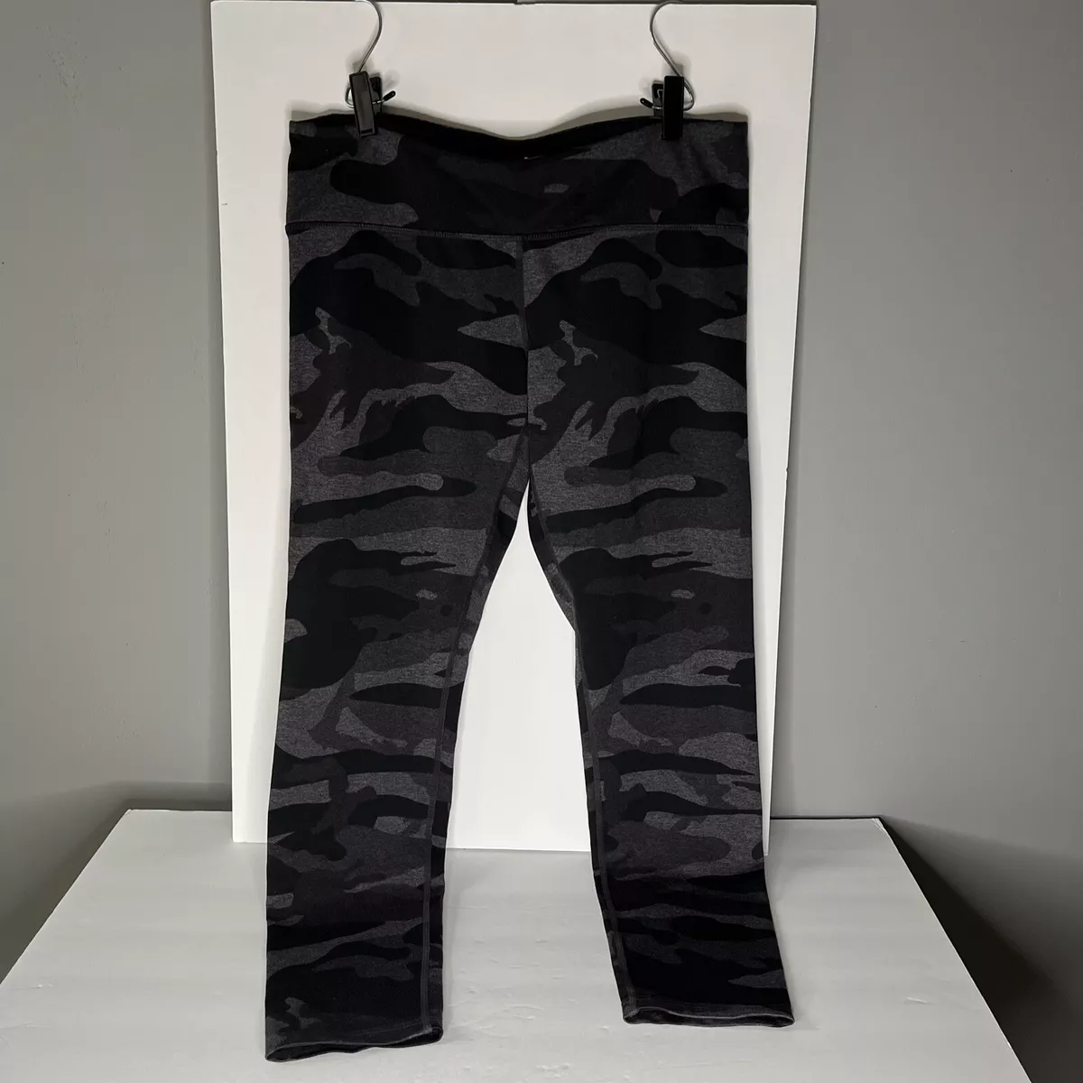 Tuff Athletics Leggings Blk&Gray Camo Print New without Tag sz.L