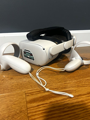 Meta Quest 2 Standalone VR Headset w/ Controllers White | Working