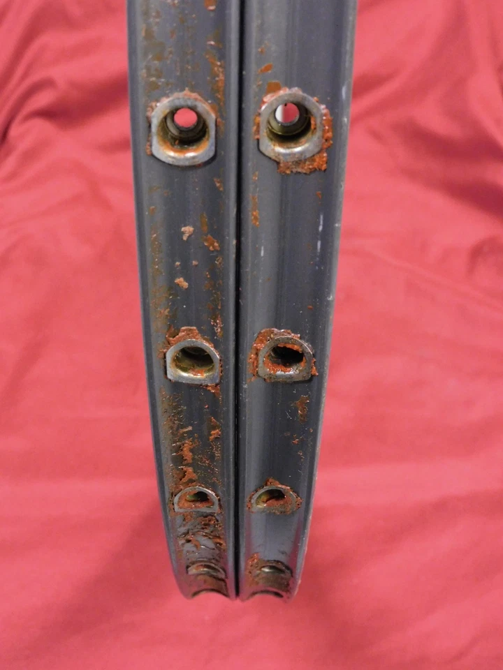 2 Vintage Mavic GP 4 Dark Gray Tubular Rims 36 Holes @ 395 grams each - Image 3 of 4