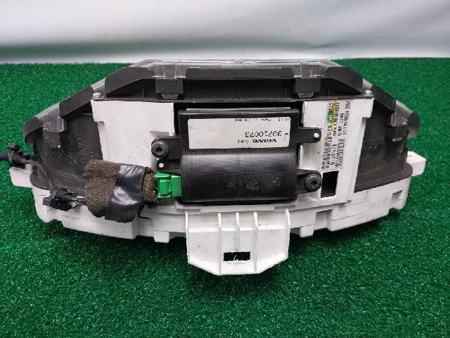 2006 Volvo V50 Instrument Clusters 30728642 - Image 2 of 4