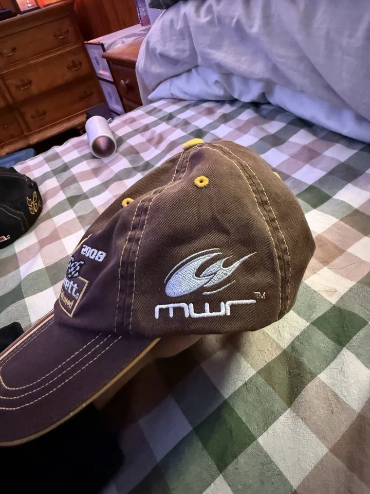 UPS Racing Dale Jarrett 条纹NASCAR帽子签名密封交付超级罕见 — 第 3/4 张图片