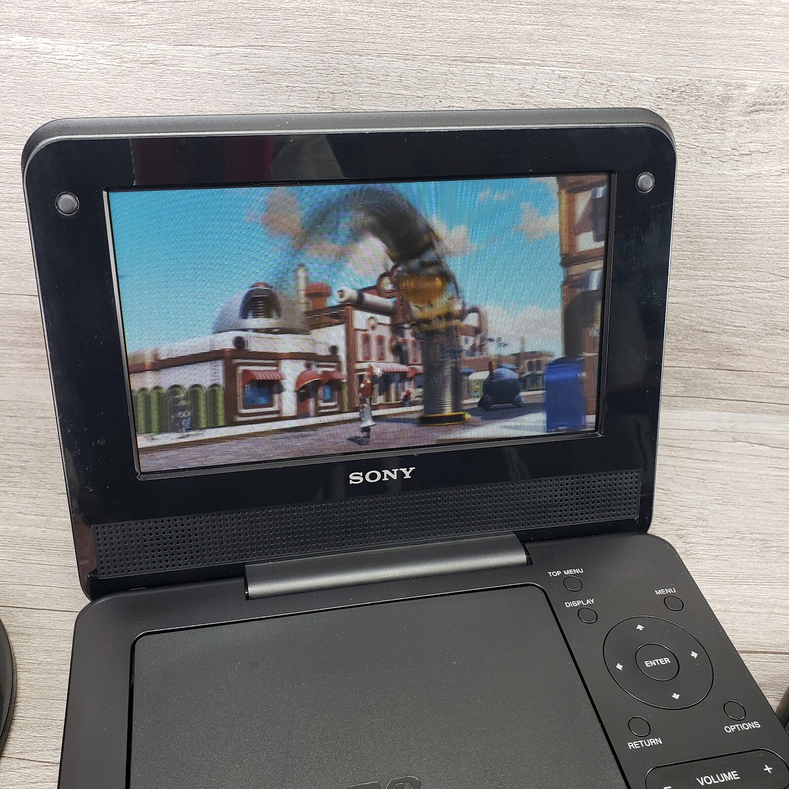 Sony Portable CD DVD Player DVPFX750 7" Screen & Power Cord Lot 40