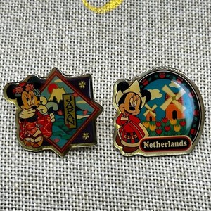 Disney x MORINAGA JAPAN Pin World Travel Collection Minnie 2 PINS Set JAPAN