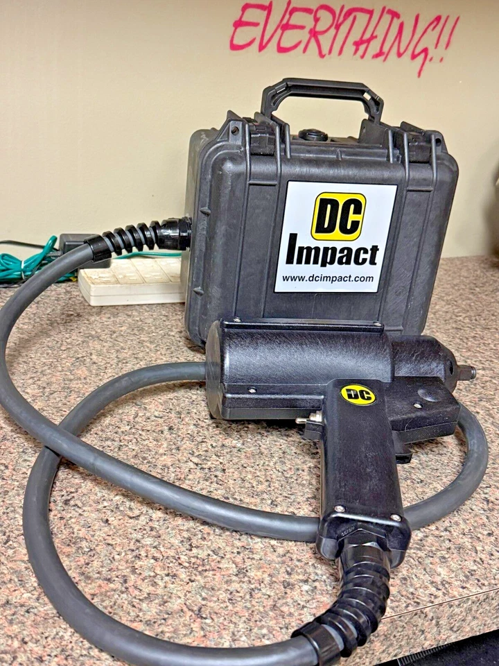DC IMPACT 12V UNIDAD RECARGABLE 1/2", LLAVE DE IMPACTO NSN # 5130-01-536-6492 Foto 2 de 4