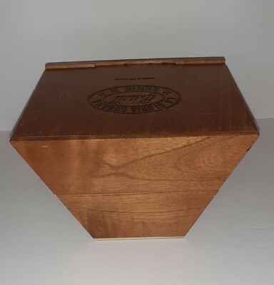 La Gloria Cubana (Non Cuban) - Serie R Esteli - No. 64 Natural With