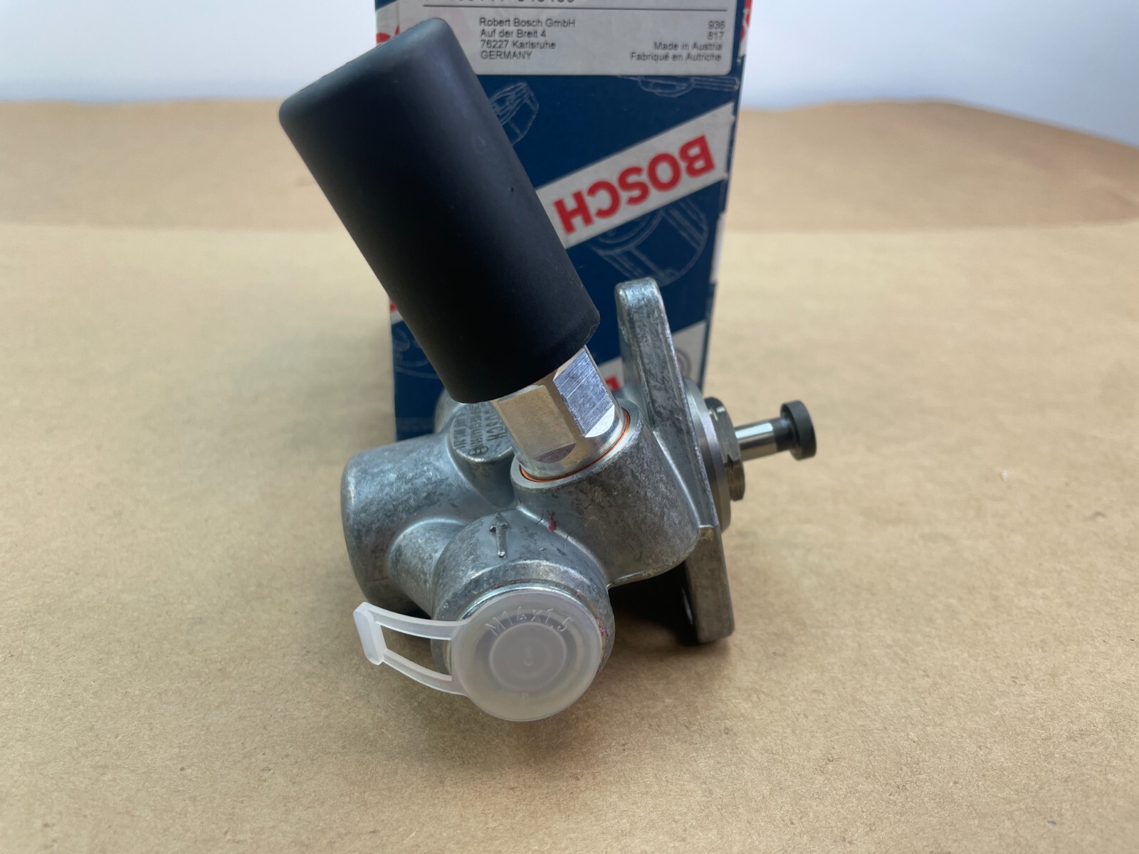 Genuine John Deere Hand Primer Fuel Pump - OEM Part #M143279 (New)