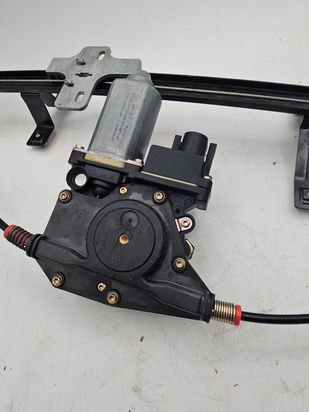 BENTLEY-LEFT HAND REAR WINDOW LIFT&MOTOR (Seraph&Arnage 1998-2010) (PP110205-PA)