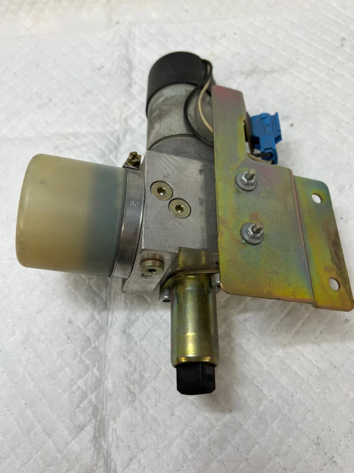 BMW 750i 2007 tapa maletero elevación hidráulica actuador bomba 7 015 009 OEM Foto 4 de 4