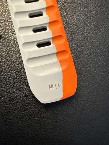 NOMAD Apple Watch Sport Band FKM “Ultra Strike” 44/45/49mm Orange & Grey M/L - 第 5/5 張圖片