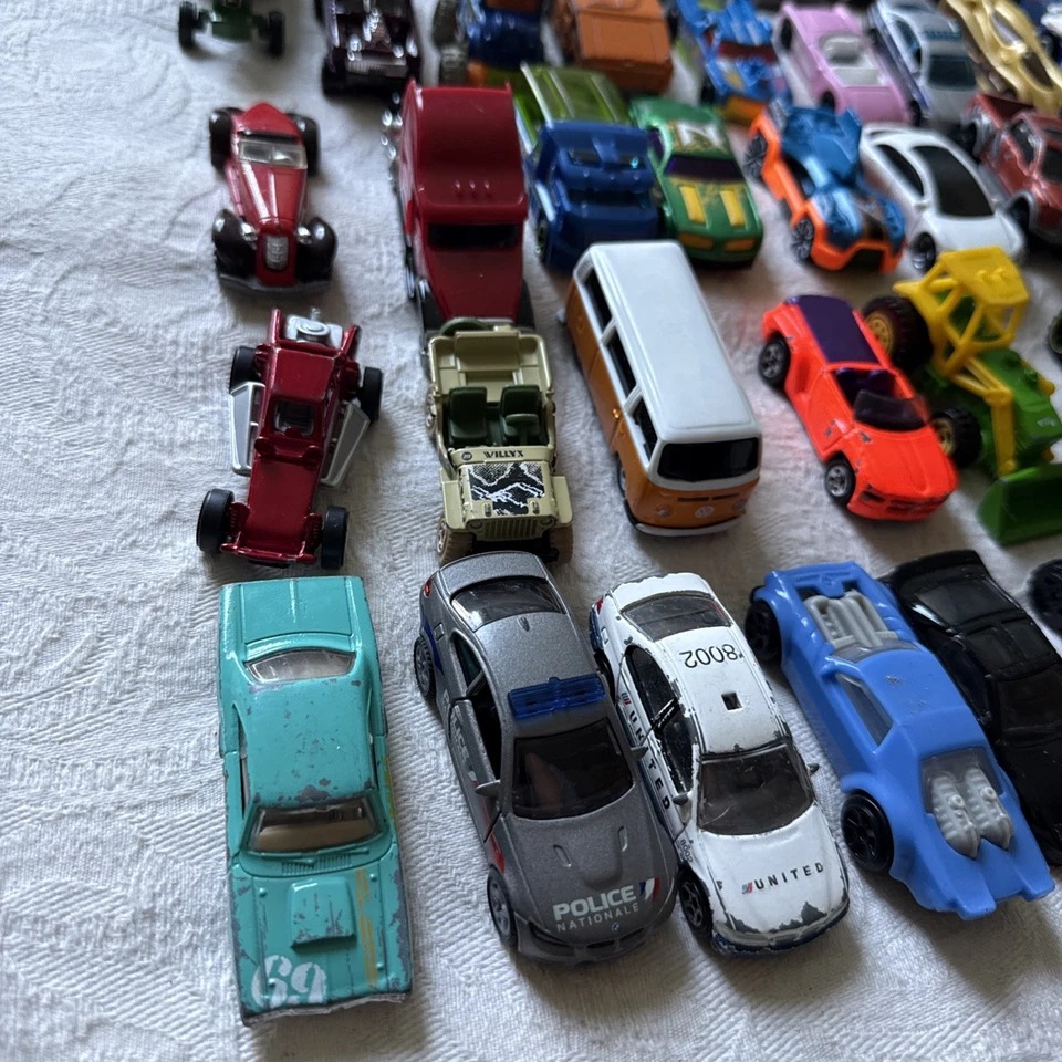 Hot Wheels Lot 50+ Cars Vehicles UNSEARCHED Matchbox Maisto Tonka John Deere - Image 2 of 4
