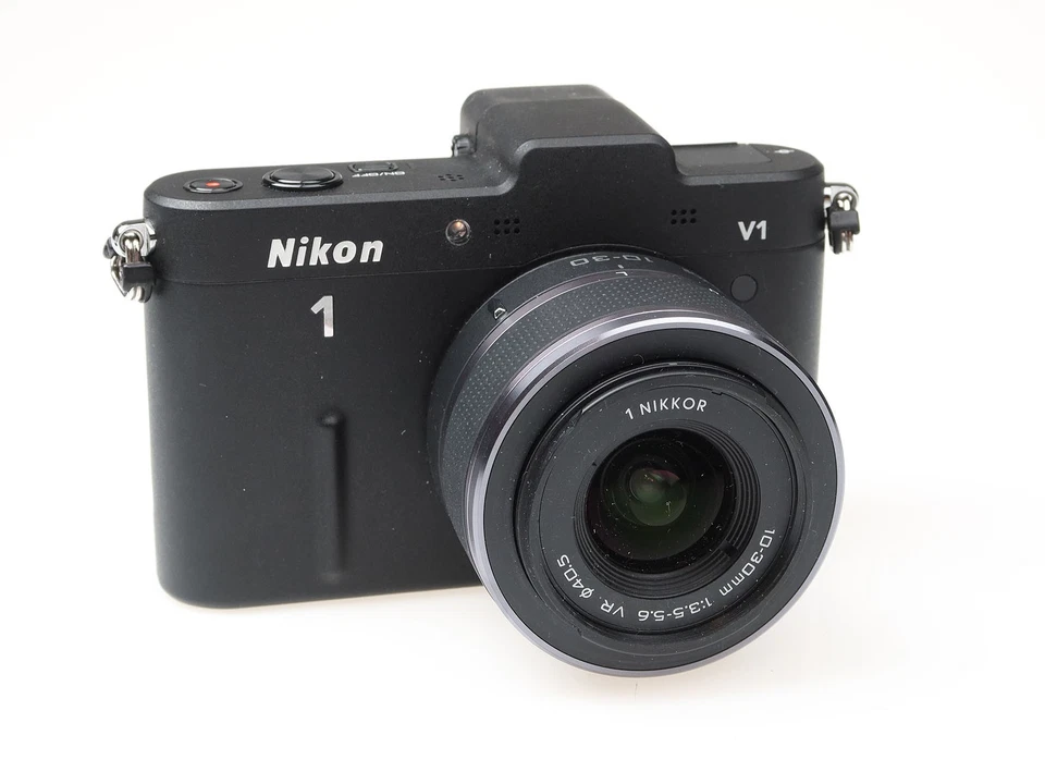 Nikon 1 V1 Kamera 10-30mm f3.5-5.6 30-110mm f3.8-5.6  Objektiv 98191 near mint - Bild 2 von 4