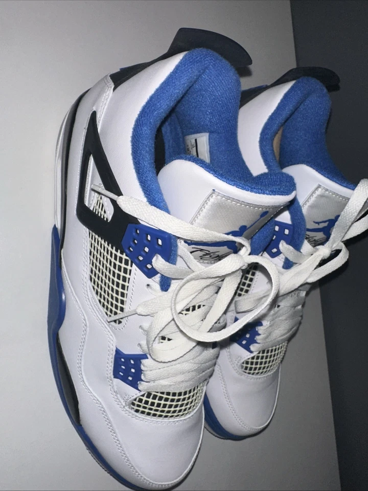 Talla 12 - Jordan 4 Retro Mid Motorsports 🔥🔥 Foto 3 de 4