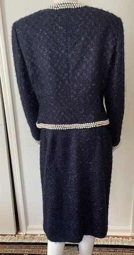 New ESCADA Navy Blue Boucle Shimmer Pearl Accented Jacket Sz 40 Skirt Sz 44 - Picture 4 of 12