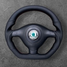 VOLANTE SKODA FABIA MK1 VRS RS HECHO A MEDIDA FONDO PLANO CUERO NEGRO