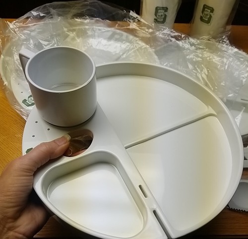 Michigan State University Spartans Picknick/Heckklappe Besteck Teller Tassen Set Neu - Bild 6 von 10