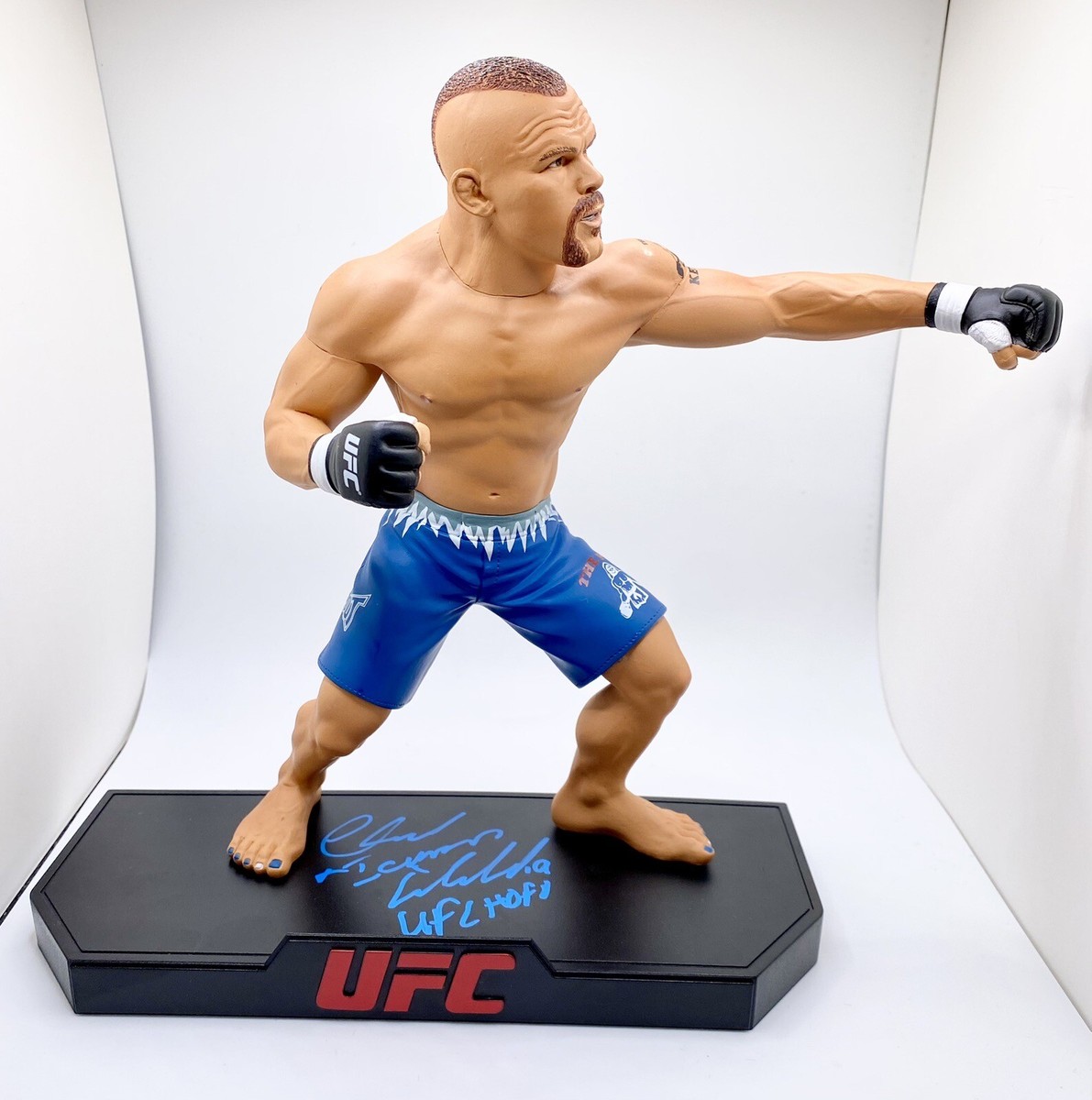 UFCフィギュア　ロンダラヴジー　チャンピオンベルト付き UFCフィギュア ロンダラヴジー チャンピオンベルト付き UFCフィギュア