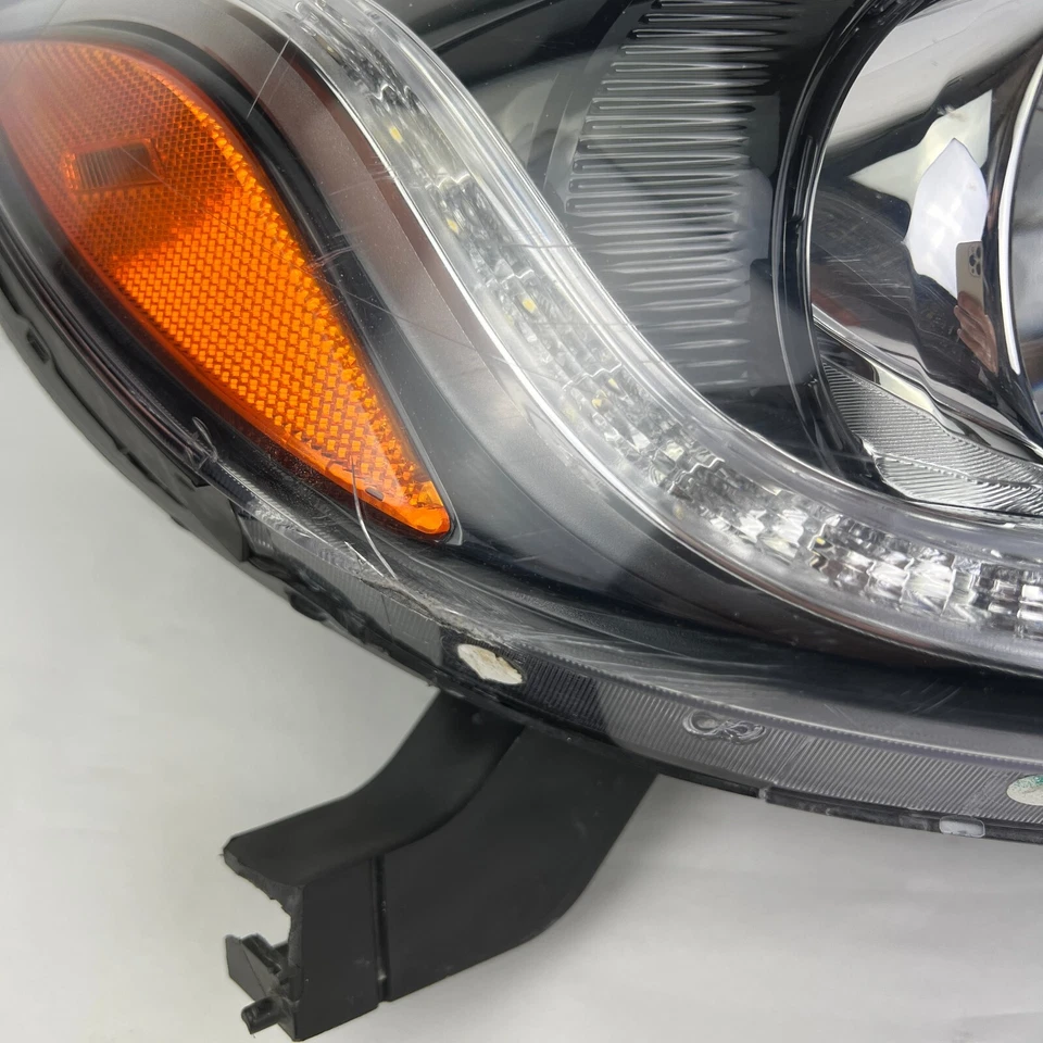 *LEER* OEM 2017-2021 Chevrolet Trax Faro Derecho Proyector LED DRL 42649634 Foto 3 de 4