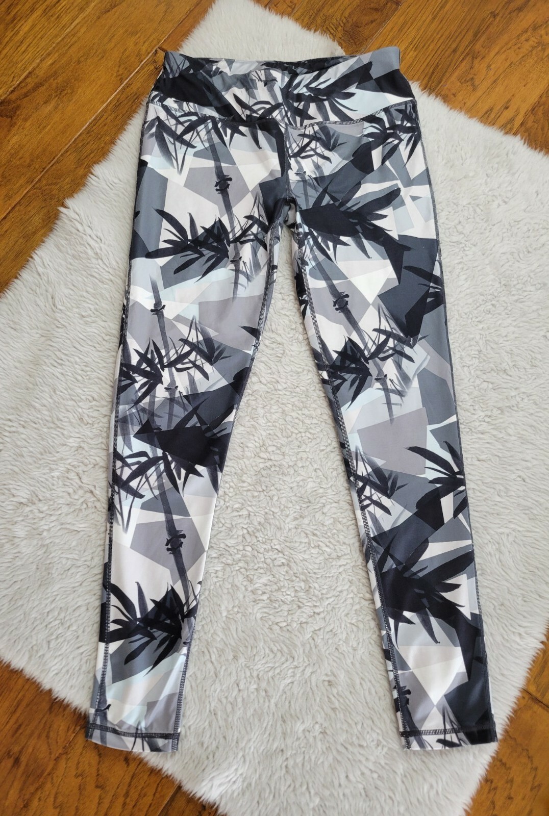 Sweaty Betty Contour Workout Crop Leggings Bamboo Shadow Women's Size  Medium | eBay