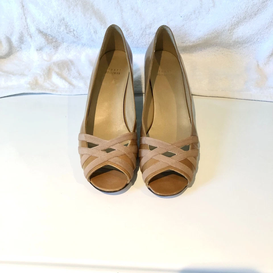 Tacones Stuart Weitzman cuña punta abierta charol tostado (9,5 N) Foto 2 de 4
