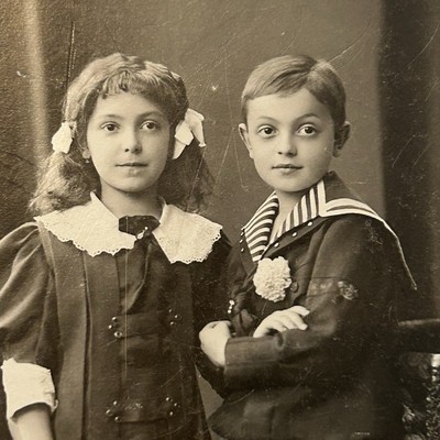 Cabinet Card Photo 2 Siblings Cute Children c1904 Atelier W Roth Germany