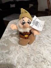 Disney Store Exclusive Snow White  The seven Dwarfs DOC bean bag toy Plush B204
