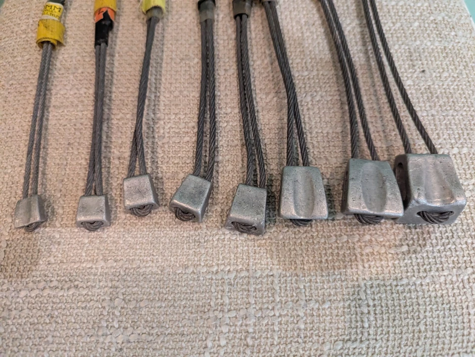 Set of  vintage  dmm climbing nuts - Image 2 of 4