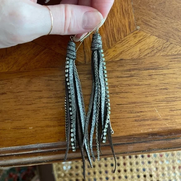 Pendientes Boho Metalizados Colgantes Cuero con Cristales y Cadenas Foto 3 de 4