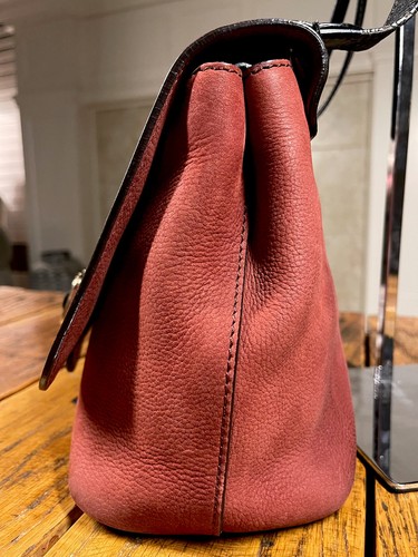 Bolso de Mano BURBERRY Gamuza Rojo Grano de Cuero de Becerro Hebilla Dorada Hebilla de Hombro - Imagen 4 de 12