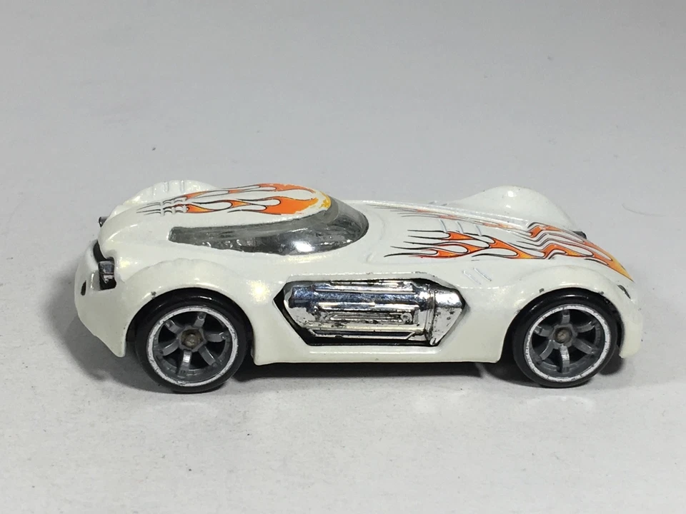 Hot Wheels 2008 Dodge XP-07 Pearl White Flames HW Designers Challenge Thailand - Image 2 of 4