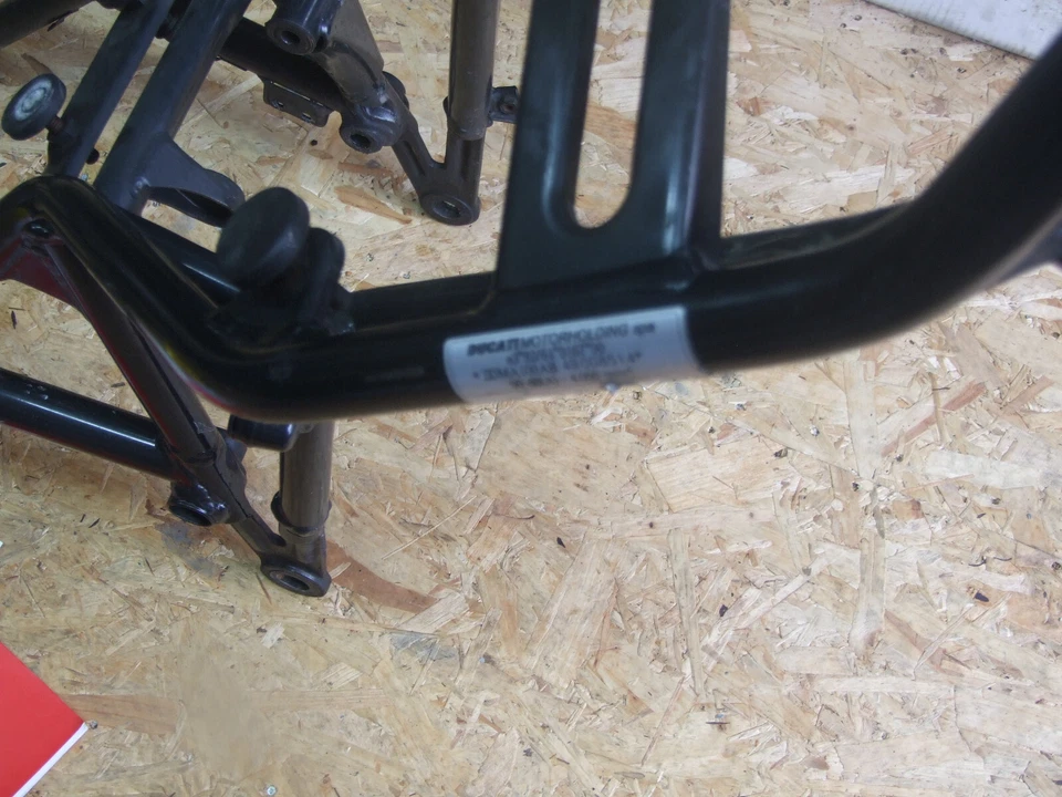 Ducati 1000DS multistrada frame with V5c logbook 19K miles YJ05LWS - Imagem 3 de 4