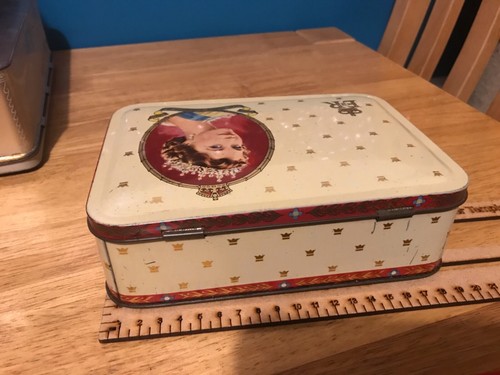Vintage tins, Cadbury’s , toffees and loads more - Picture 78 of 696