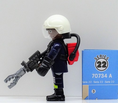 FEUERWEHR MANN MIT RETTUNGSSCHERE Playmobil FIGURES 70734 zu Rettung Firefighter - Picture 2 of 5