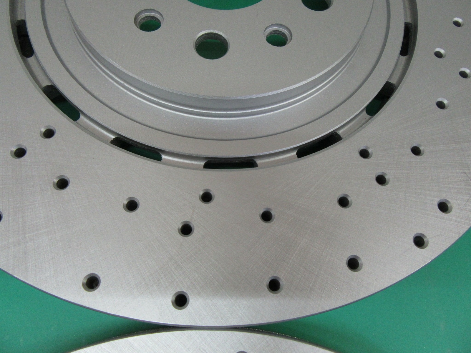 Maserati Quattroporte GTS front rear brake pads & rotors