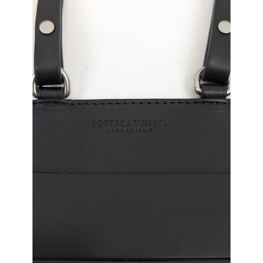 Bottega Veneta Q:2 / Paper Calf Perforated Case in Nero BNWT Bottega Veneta Q:2 / Paper Calf Perforated Case in Nero BNWT