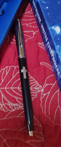 Cross in Silber auf Schwarz & Chrom Fisher Space Kugelschreiber 775 für Christian oder Pastor