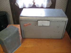vintage thermaster cooler
