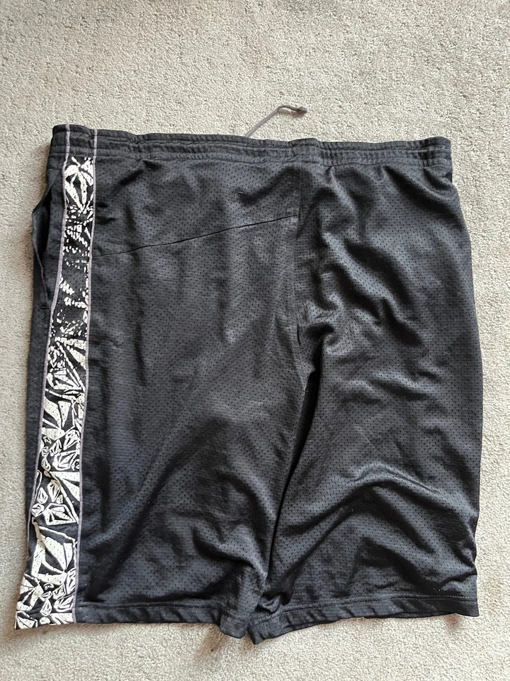 Volcom-Mens Track Shorts-Embroidered Logo- Excellent Condition-Sz XL - Image 2 of 4
