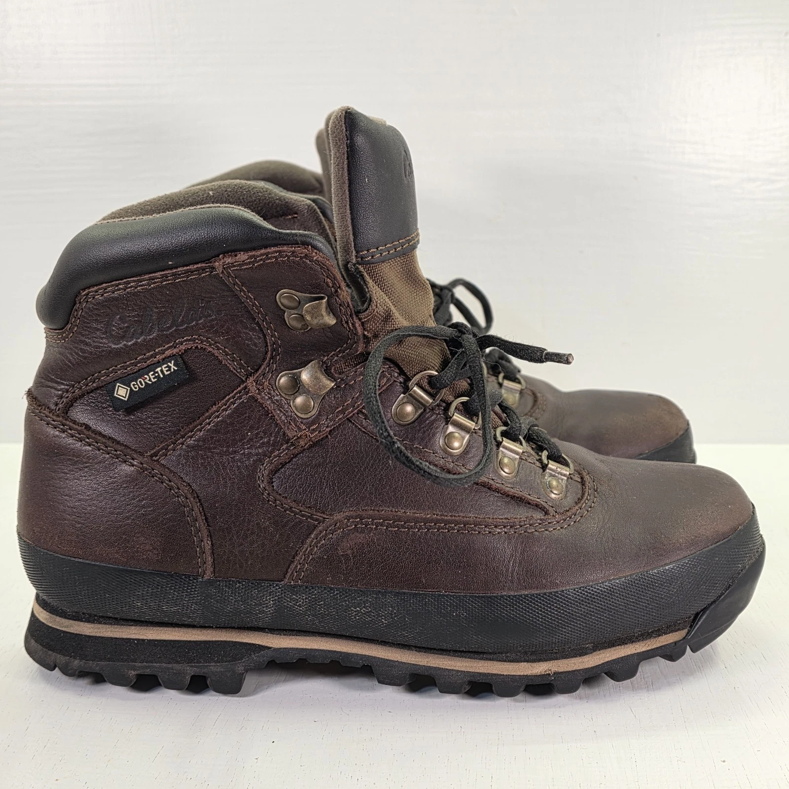 Cabelas Mens Hiking Boots 8.5 D Brown Leather Rimrock Mid Gore-Tex Waterproof