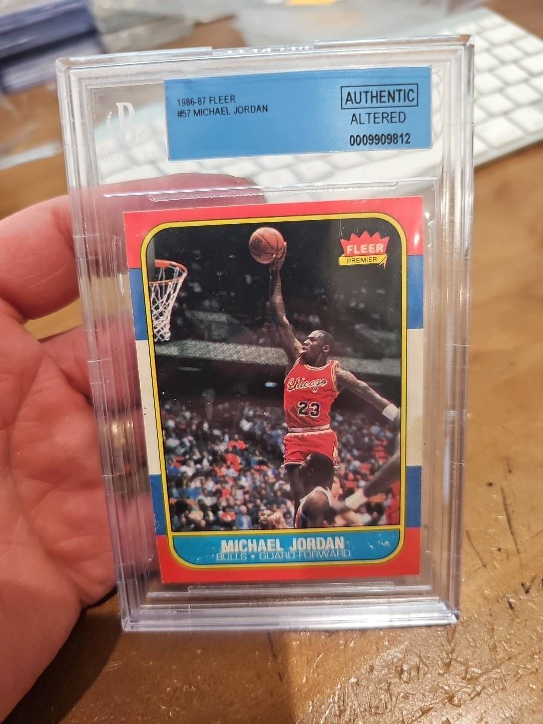 1986 MICHAEL JORDAN FLEER ROOKIE CARD #57 CHICAGO BULLS HOF ICONIC RC BECKETT