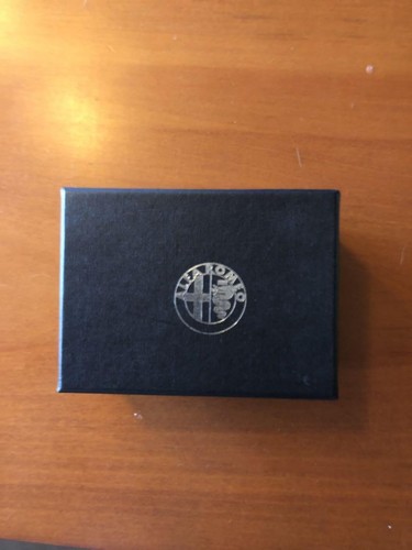 Alfa Romeo Paperweight Crystal G T A 3D 3D Leather Logo New - Picture 4 of 5