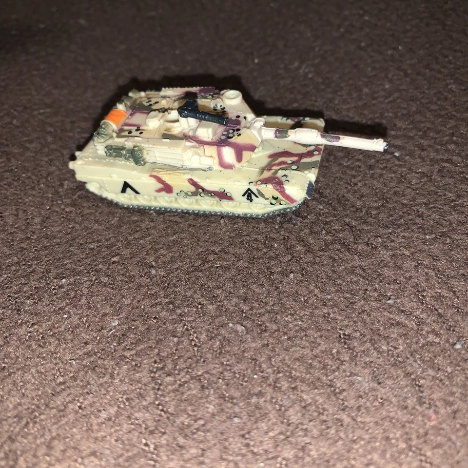 Micro Machines Military M1A1 Abrams Tank in Desert Storm Camo (Galoob 1990s) - Imagem 3 de 4