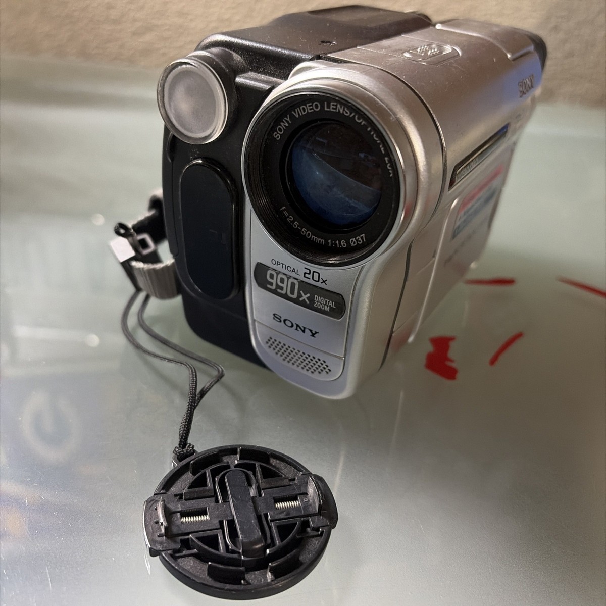 Sony Handycam CCD-TRV138 Video Hi8 Camcorder With Nightshot Read