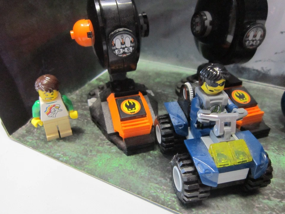 LEGO 8970  AGENTS 2.0 L'ATTAQUE DU ROBOT - Photo 3/4