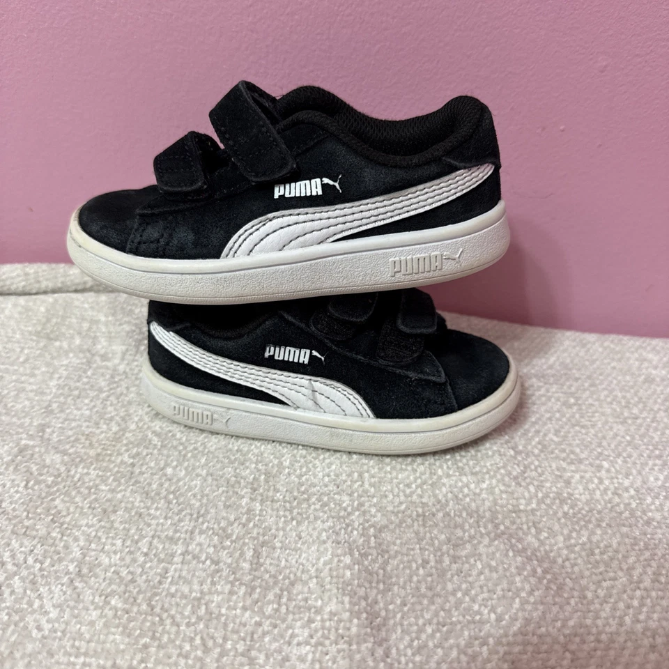 Zapatilla deportiva Puma Smash V2 gancho y bucle gamuza baja superior niño pequeño talla 6 negra Foto 2 de 4