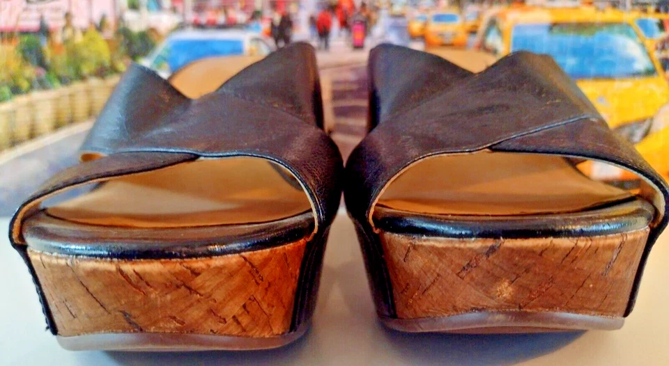 Sandalias de cuña Nine West negras de charol sin cordones punta abierta de corcho 8 1/2M - SIN caja Foto 4 de 4