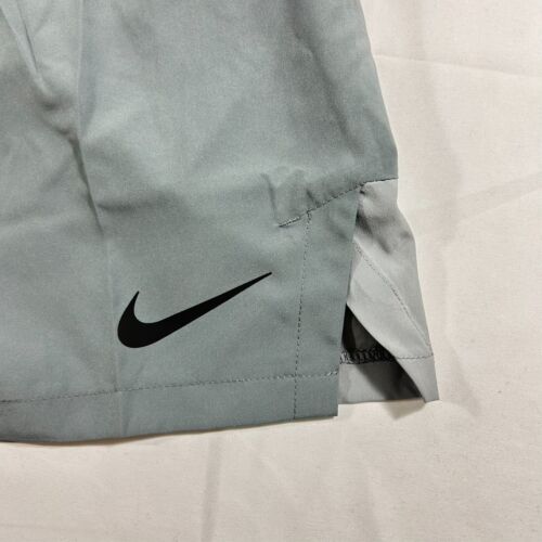 Nuevo con etiquetas Pantalones Cortos de Entrenamiento Nike Para Hombre S Dri-FIT DM6617-084 Sin Forro Versátil Gris B45 - Imagen 2 de 7