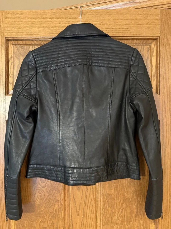 Jaqueta de couro feminina Boden tamanho 8 EUA - Imagem 2 de 4