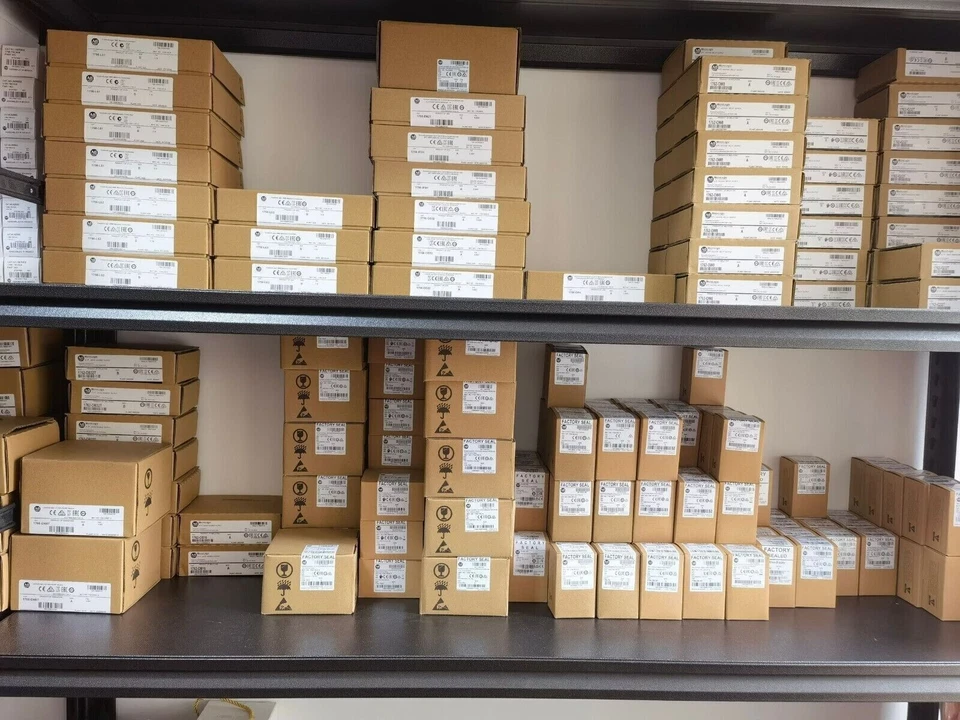 New Allen-Bradley 1769-IF4XOF2 SER A CompactLogix 6 Pt A/I and A/O Module - Image 3 of 4