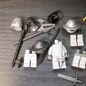 LEGO Castle Kingdoms Lion King Minifigure Accessories  Set 7946 Knight Sheild